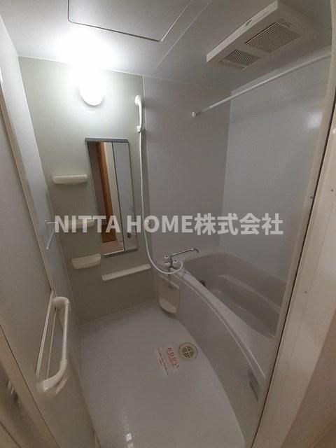 バス・シャワールーム　追い焚きや浴室乾燥機能がついています◇