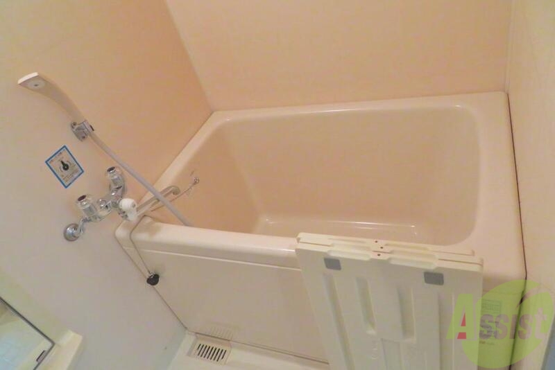 バス・シャワールーム　お風呂も足伸ばせてのんびりできでいいですね。