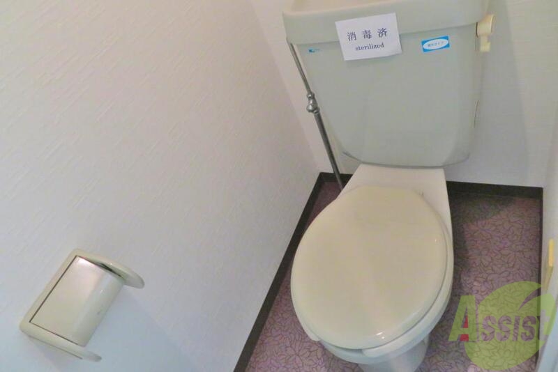 トイレ　広いトイレでのんびりできますね。