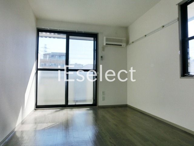 居室・リビング　明るいお部屋です。