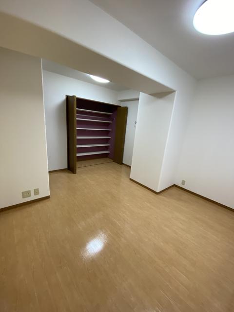 ロイヤルシャトー一番館_内装_1