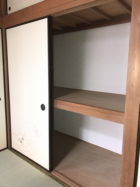収納　２階和室の押入