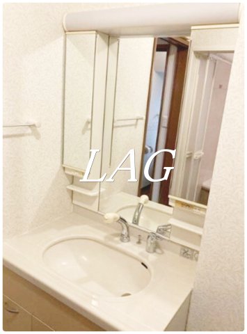 洗面設備　独立洗面台です。