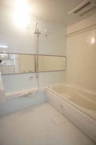 バス・シャワールーム　追い焚きオートバス♪浴室乾燥機♪一日の疲れを癒すお風呂