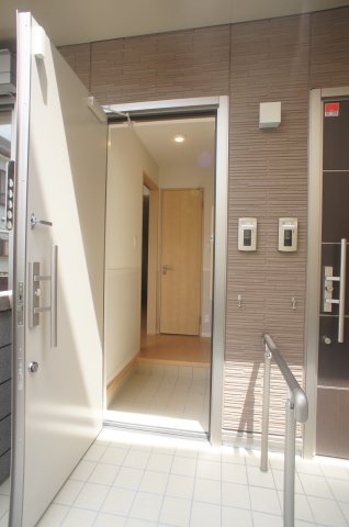 玄関　大型のシューズボックス有り♪