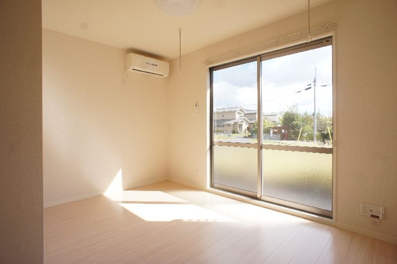 居室・リビング　図面と現状に相違がある場合には現状を優先