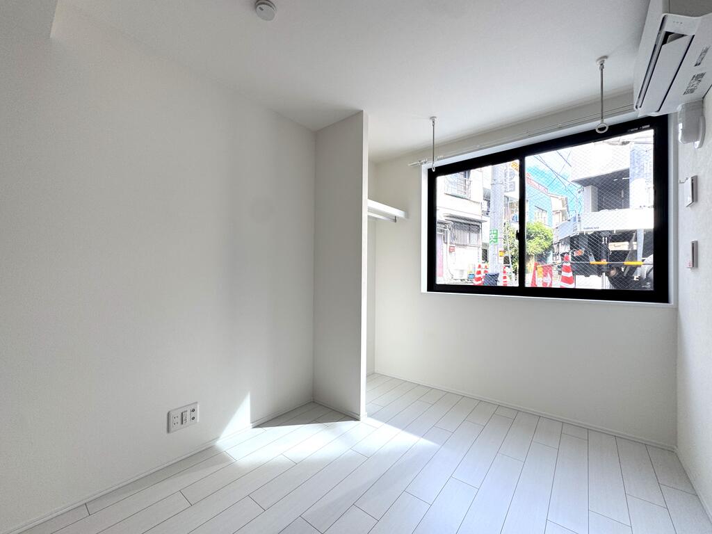 その他　白基調で開放感のあるデザイン