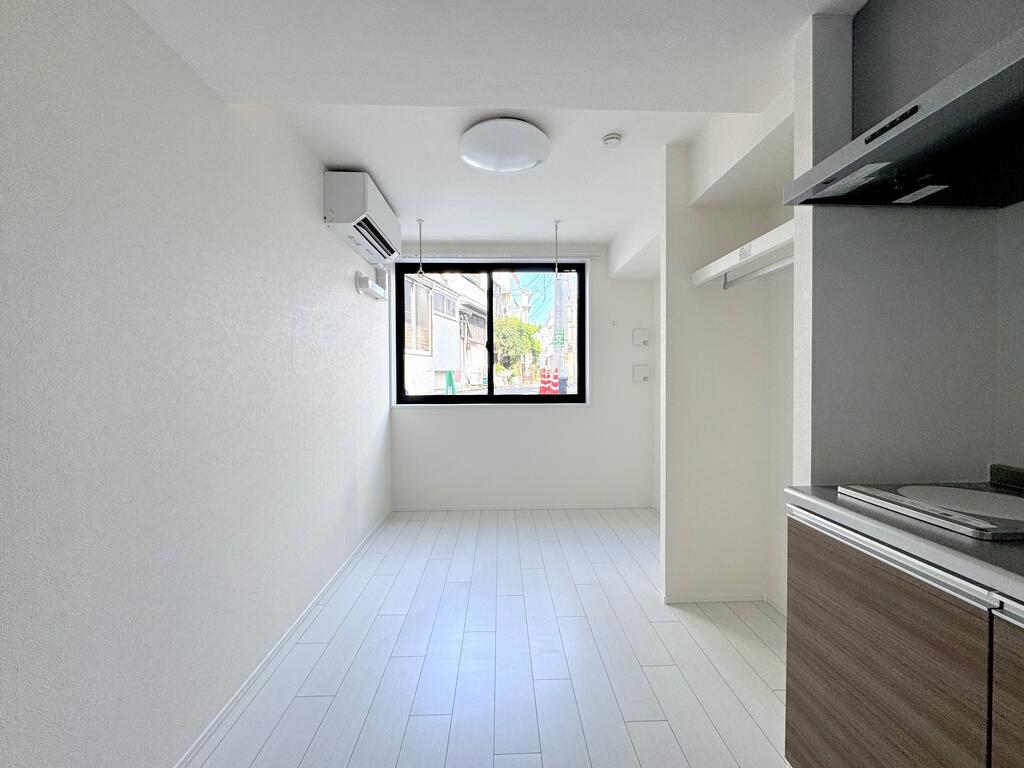 居室・リビング　生活感を抑えたスタイリッシュな室内