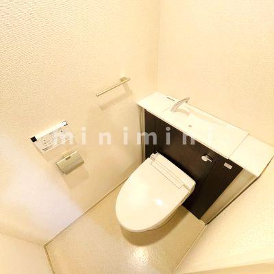 トイレ　※写真は別号室のものですので現状優先とさせていただきます