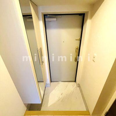 玄関　※写真は別号室のものですので現状優先とさせていただきます