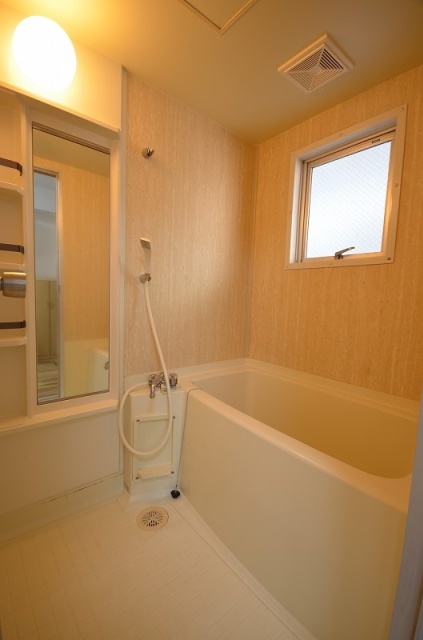 バス・シャワールーム　別号室の写真です。