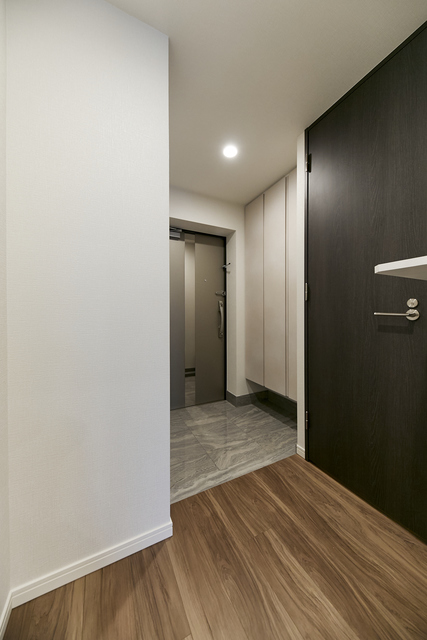 玄関　※写真は同タイプ住戸です。