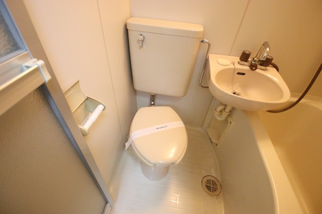 トイレ　※別号室のお写真のため現況優先