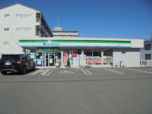 コンビニ　ファミリーマート高須新町店（コンビニ）まで540m