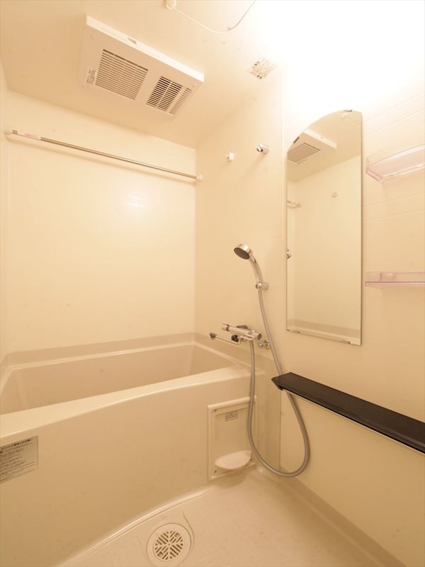 バス・シャワールーム　浴室暖房乾燥機能付バス