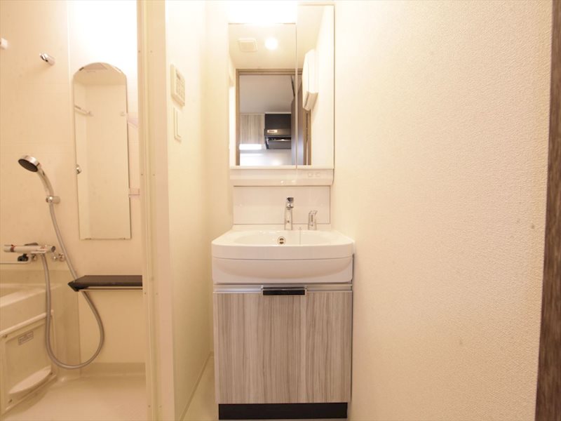 洗面設備　脱衣所　独立洗面台（シャンプードレッサー付）