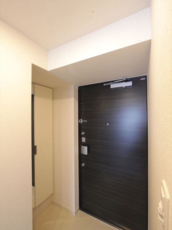 玄関　玄関（シューズボックス完備）