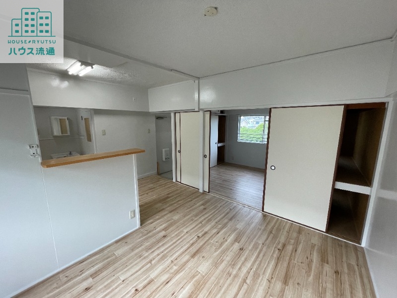 居室・リビング　※別号室写真です