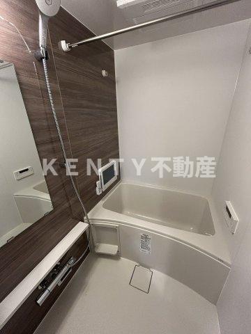 バス・シャワールーム　コンパクトで使いやすいお風呂です