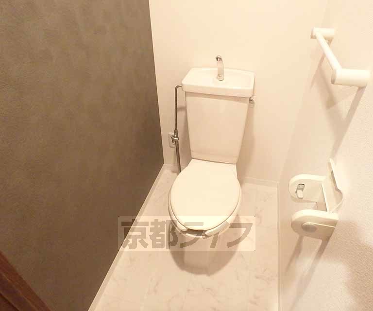 トイレ　清潔感あるお手洗いです。