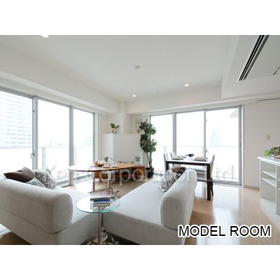 居室・リビング　同タイプ16階のお部屋を撮影。仕様が異なることがあります。