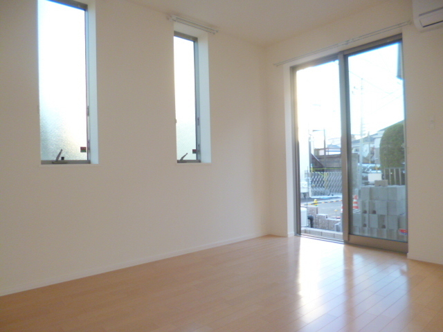 その他部屋・スペース　★明るい２面採光の角部屋です★