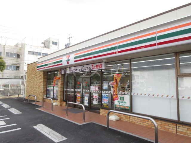 コンビニ　セブン-イレブン 豊橋飯村南4丁目店（コンビニ）まで452m