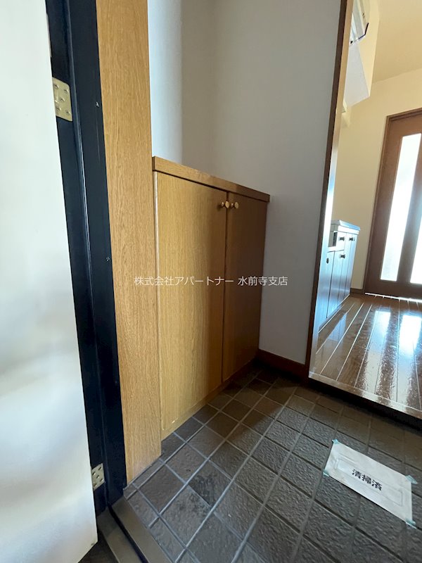 エントランス　シューズボックス付きの玄関です！※イメージ