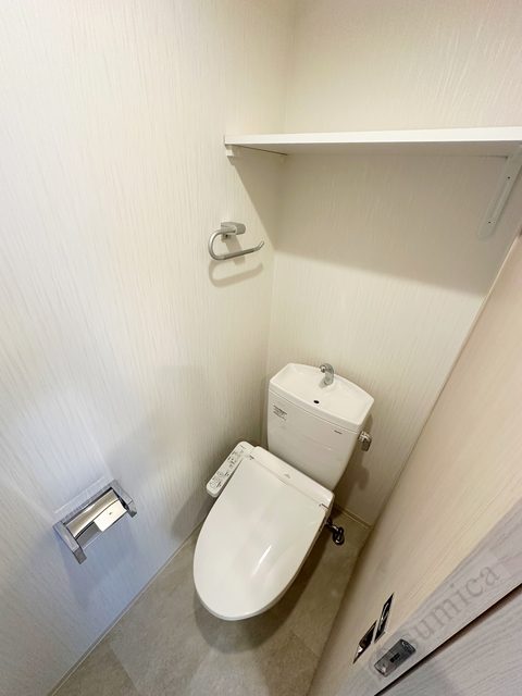 トイレ　温水洗浄便座付き♪♪