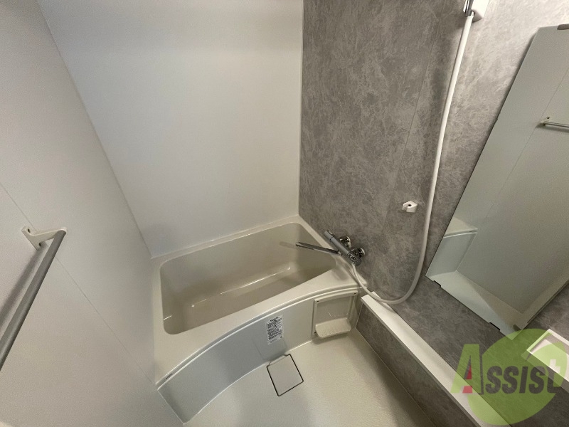 バス・シャワールーム　お風呂になります。一日の疲れを癒してくださいね。