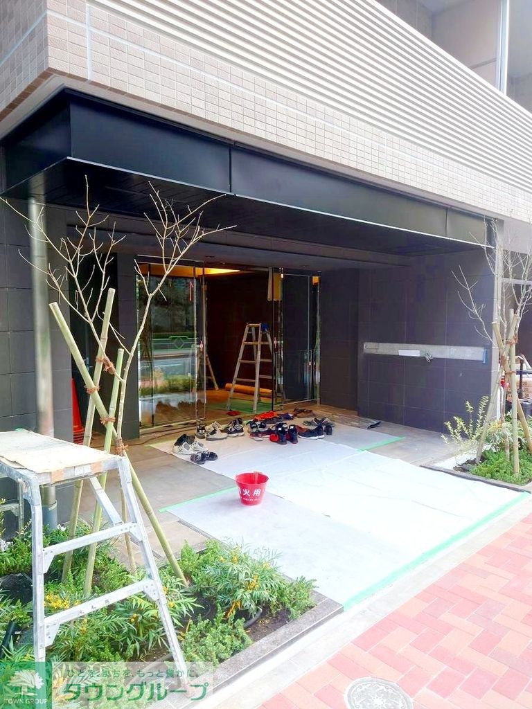 エントランス　駐車場