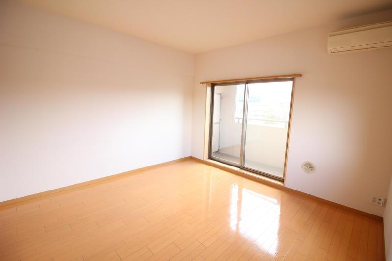 その他設備　8.4帖の洋室にあるエアコン