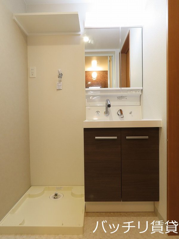 洗面設備　同シリーズ別物件の写真の為、現況を優先いたします。