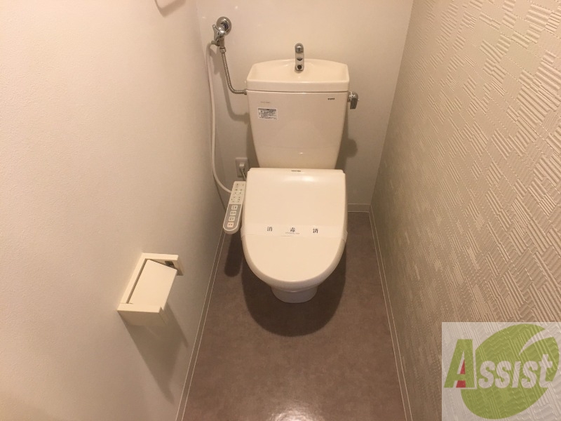 トイレ　ウォシュレット機能がついたトイレです。安心して使用できます。
