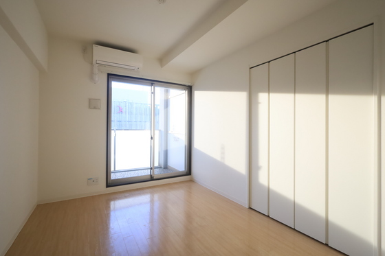 居室・リビング　※別部屋の写真です