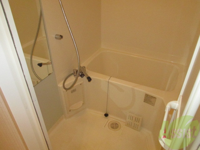 バス・シャワールーム　一日の疲れをとってください。