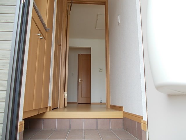 玄関　収納もある玄関です
