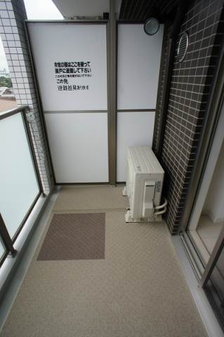 バルコニー　広々バルコニースペース