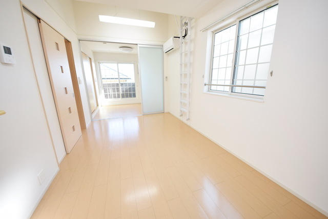 居室・リビング　～明るいお部屋です～