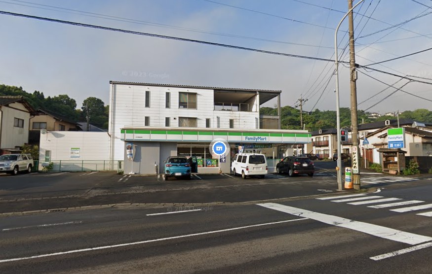 コンビニ　ファミリーマート 大分椎迫店（コンビニ）まで518m