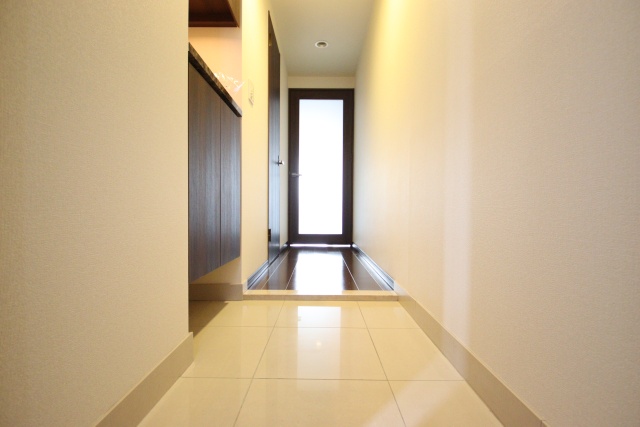 玄関　※別室の参考写真の為、現況優先です。