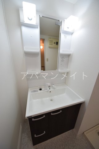 洗面設備　忙しい朝には欠かせない洗面所です