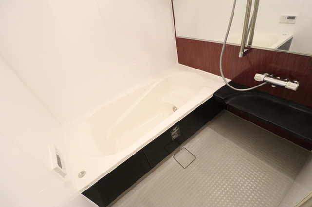 バス・シャワールーム　浴室