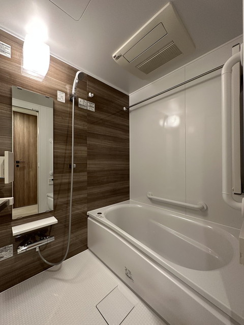 バス・シャワールーム　※写真は同タイプ住戸です。