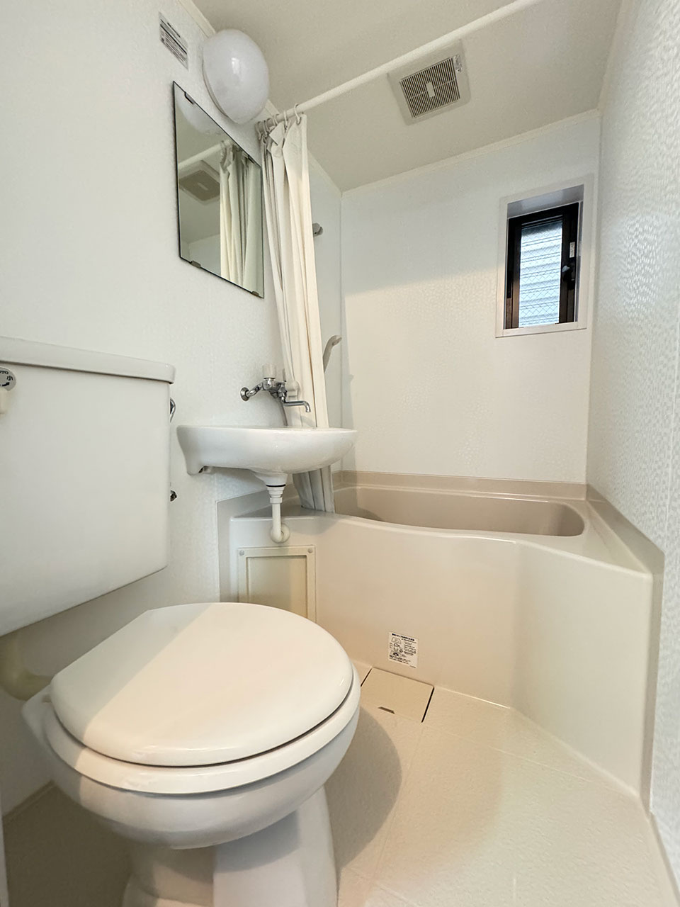 バス・シャワールーム　※別部屋参考写真