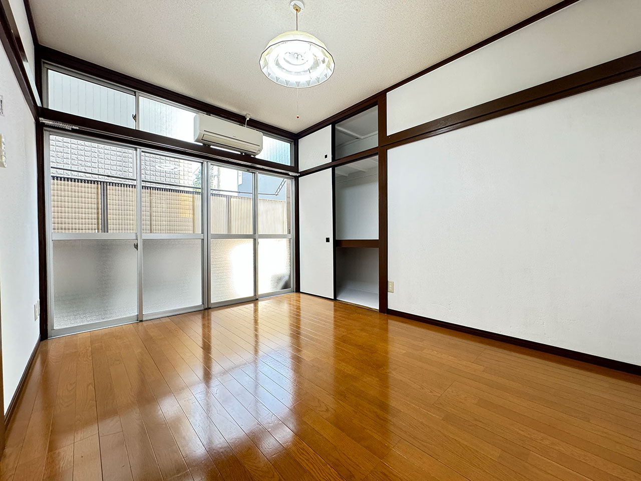 居室・リビング　※別部屋参考写真
