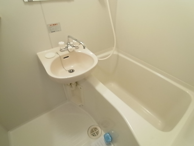 バス・シャワールーム　バスルーム