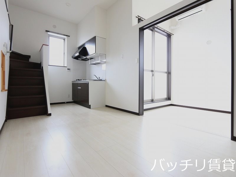 居室・リビング　別号室の画像。現況を優先します。