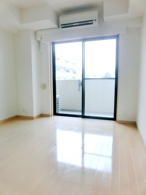 居室・リビング　★明るい居室★