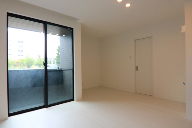 居室・リビング　※別部屋の参考写真です。